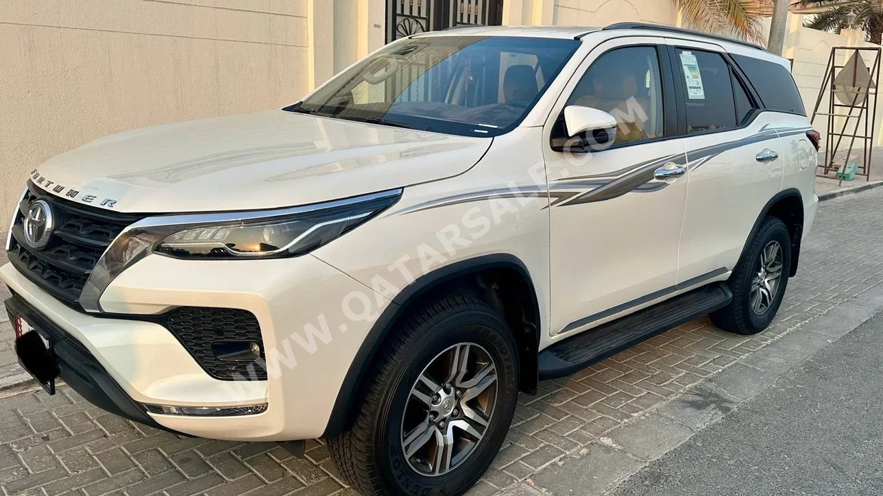 Toyota Fortuner 2022 Automatic 48,223 Km 6 Cylinder Four Wheel Drive (4WD) SUV White