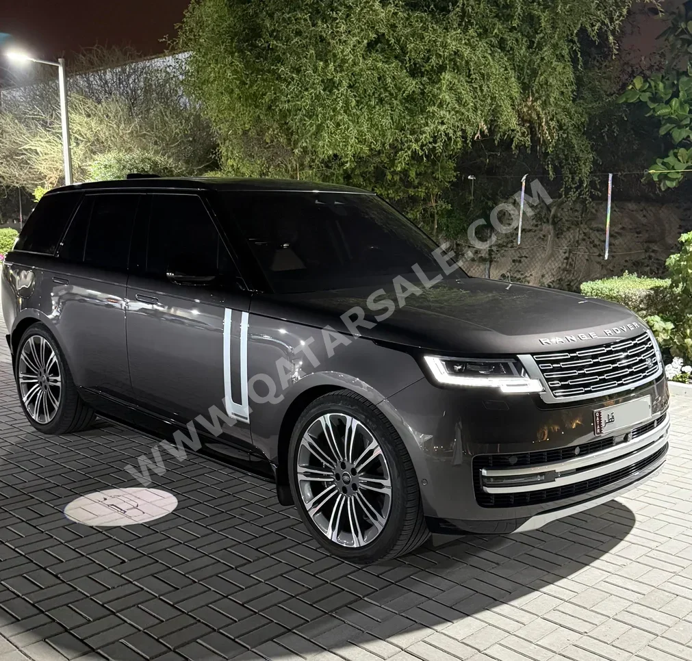 Land Rover Range Rover Vogue Autobiography 2023 Automatic 50,000 Km 8 Cylinder Four Wheel Drive (4WD) SUV Gray With Warranty