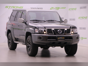 نيسان باترول سوبر سفاري 2024 اوتوماتيك 33,000 كم 6 سلندر دفع رباعي اس يو في أسود تحت الضمان