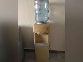 مبردات المياه اللون الرمادي  حار وبارد -  تحميل علوي