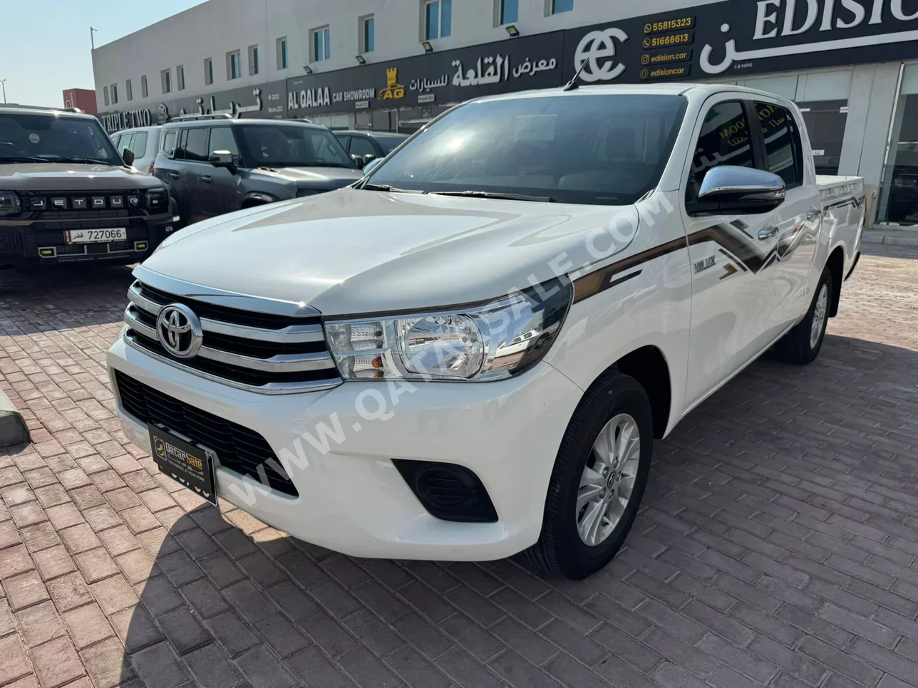 Toyota Hilux 2024 Automatic 24,000 Km 4 Cylinder Rear Wheel Drive (RWD) Pick Up White With Warranty