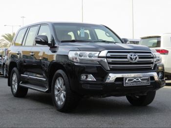 تويوتا  لاند كروزر  جي اكس ار  2020  اوتوماتيك  137,000 كم  8 سلندر  دفع رباعي  اس يو في  أسود