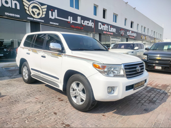 Toyota  Land Cruiser  GXR  2014  Automatic  312,000 Km  8 Cylinder  Four Wheel Drive (4WD)  SUV  White