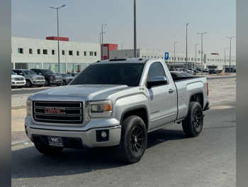 GMC Sierra Z71 2014 Automatic 345,000 Km 8 Cylinder Four Wheel Drive (4WD) Pick Up Silver