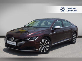 Volkswagen Arteon 2018 Automatic 60,100 Km 4 Cylinder Front Wheel Drive (FWD) Sedan Dark Red