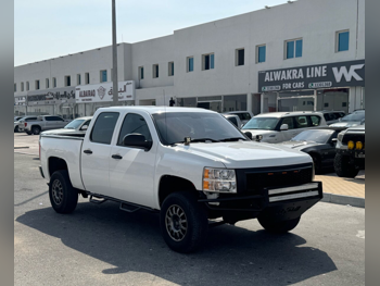 Chevrolet  Silverado  2500 HD  2012  Automatic  245,000 Km  8 Cylinder  Four Wheel Drive (4WD)  Pick Up  White