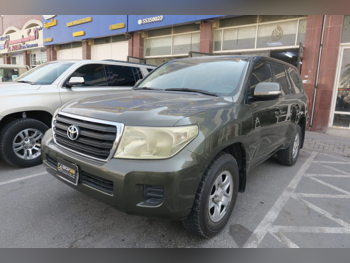 تويوتا  لاند كروزر  جي  2012  اوتوماتيك  525,000 كم  6 سلندر  دفع رباعي  اس يو في  أخضر زيتوني