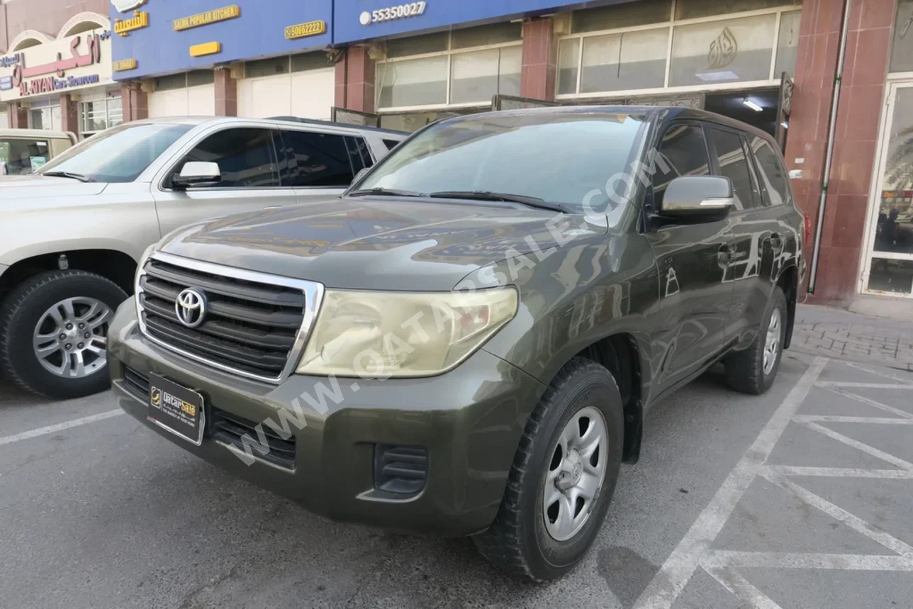 تويوتا لاند كروزر جي 2012 اوتوماتيك 525,000 كم 6 سلندر دفع رباعي اس يو في أخضر زيتوني