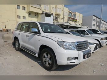 Toyota  Land Cruiser  VXR  2011  Automatic  480,000 Km  8 Cylinder  Four Wheel Drive (4WD)  SUV  White
