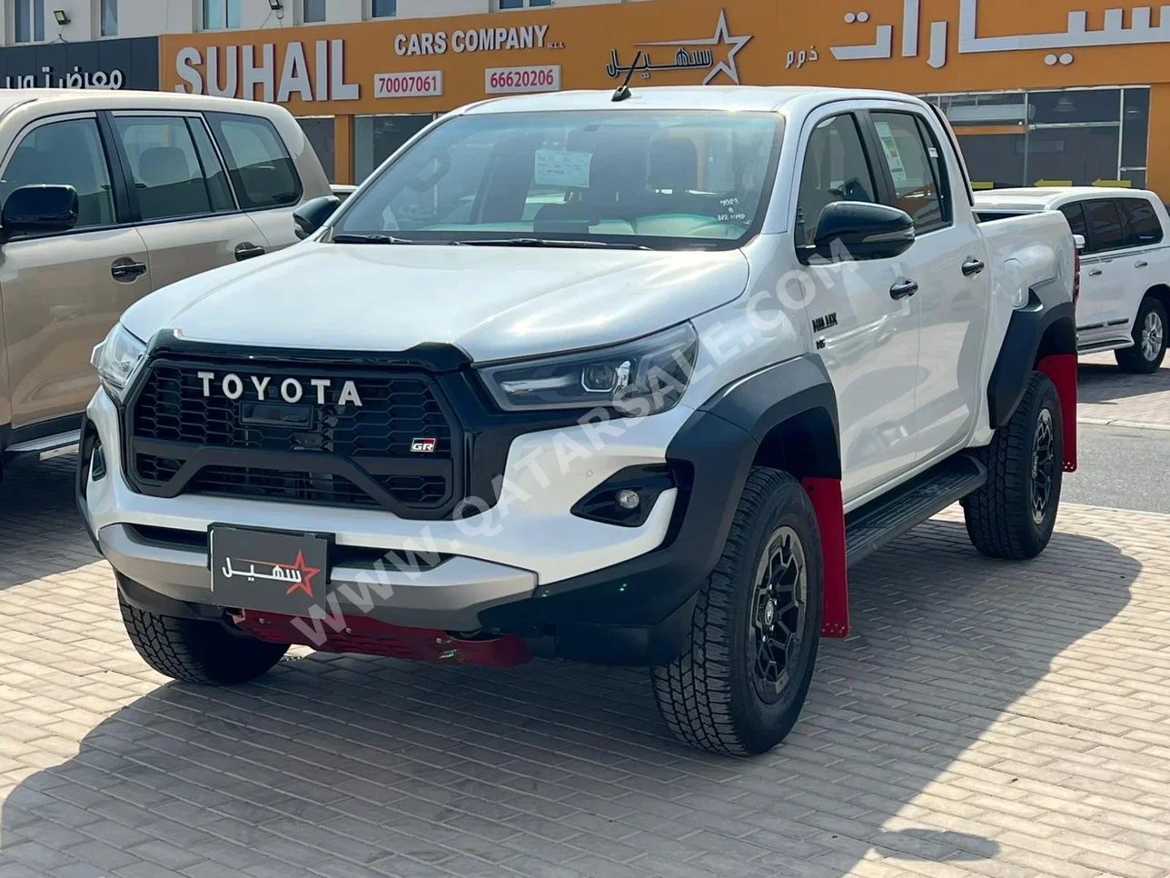 تويوتا هاي لوكس جي ار سبورت 2025 اوتوماتيك 0 كم 6 سلندر دفع رباعي بيكب أبيض تحت الضمان