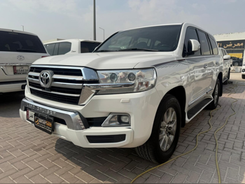 Toyota  Land Cruiser  GXR  2019  Automatic  264,000 Km  8 Cylinder  Four Wheel Drive (4WD)  SUV  White