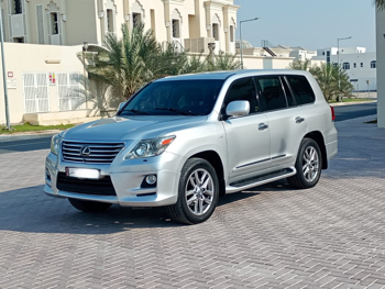 Lexus  LX  570  2011  Automatic  280,000 Km  8 Cylinder  Four Wheel Drive (4WD)  SUV  Silver