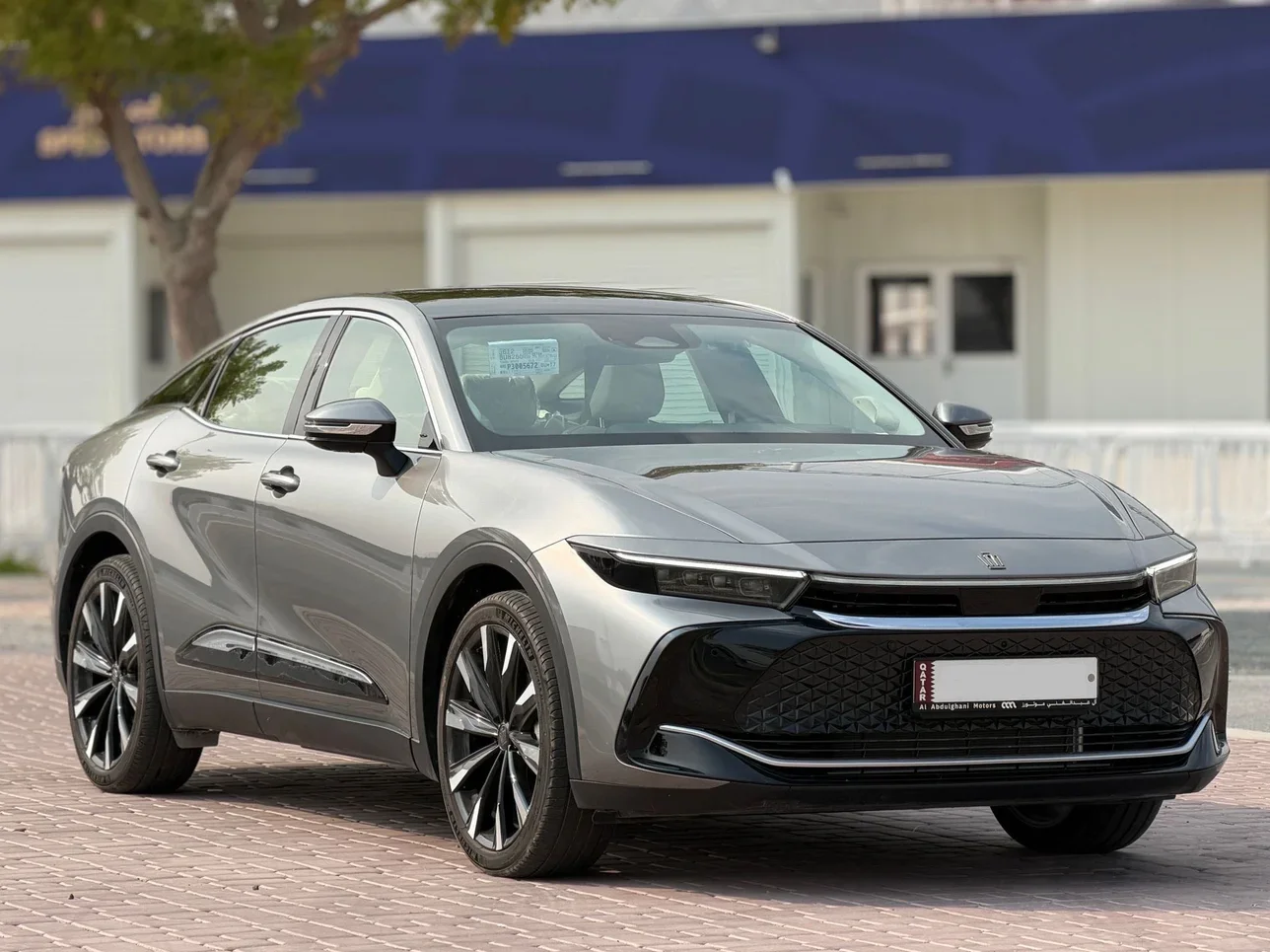 Toyota Crown Hybrid 2023 Automatic 6,000 Km 4 Cylinder Front Wheel Drive (FWD) Sedan Gray With Warranty