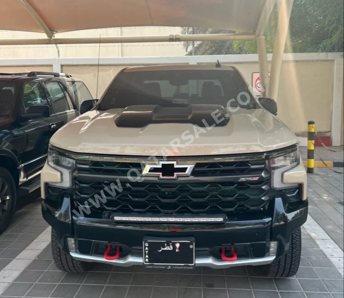 Chevrolet Silverado ZR 2 2022 Automatic 160,000 Km 8 Cylinder Four Wheel Drive (4WD) Pick Up Beige With Warranty