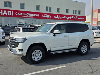 تويوتا لاند كروزر جي اكس 2022 اوتوماتيك 79,000 كم 6 سلندر دفع رباعي اس يو في أبيض