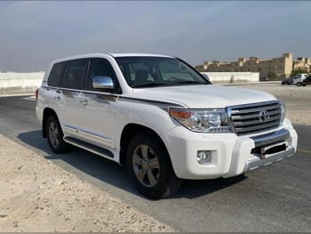 تويوتا  لاند كروزر  جي اكس ار  2012  اوتوماتيك  407,000 كم  8 سلندر  دفع رباعي  اس يو في  أبيض