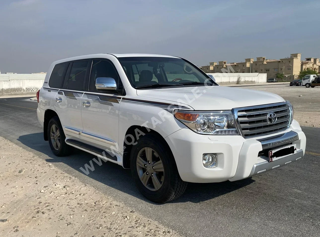 Toyota Land Cruiser GXR 2012 Automatic 407,000 Km 8 Cylinder Four Wheel Drive (4WD) SUV White