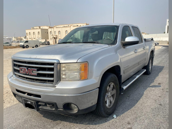 GMC Sierra 1500 2013 Automatic 350,000 Km 8 Cylinder Four Wheel Drive (4WD) Pick Up Silver