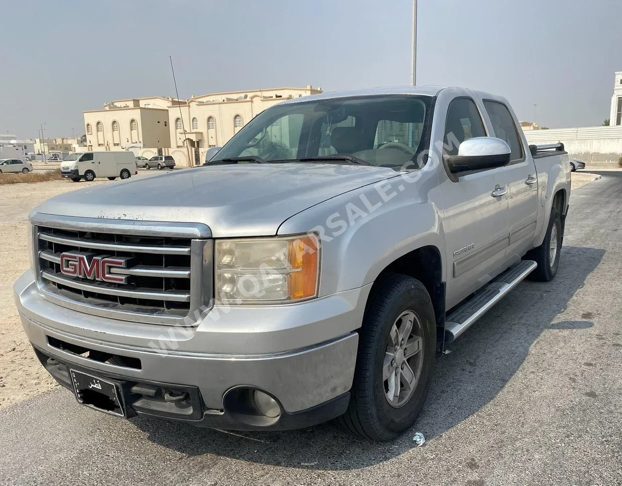 جي ام سي  سييرا  1500  2013  اوتوماتيك  350,000 كم  8 سلندر  دفع رباعي  بيكب  فضي