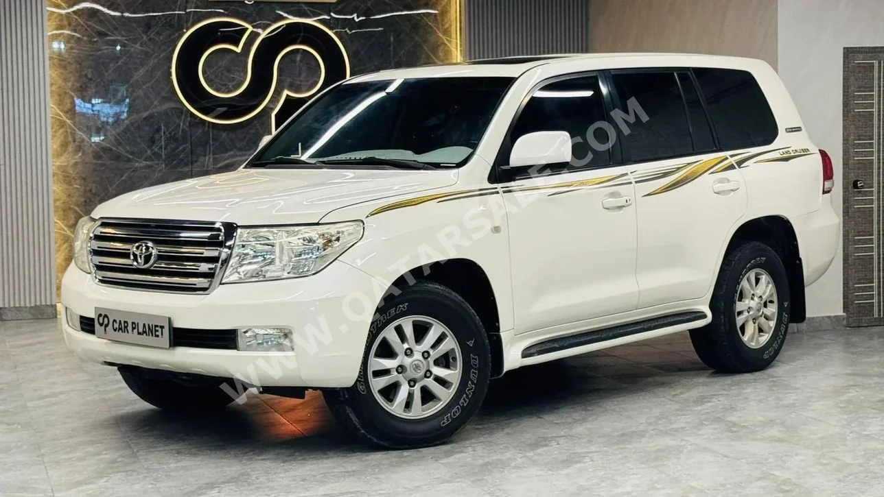 تويوتا لاند كروزر جي اكس 2011 اوتوماتيك 370,000 كم 6 سلندر دفع رباعي اس يو في أبيض