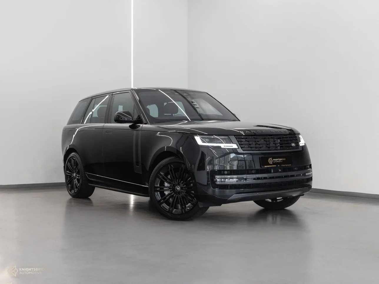 لاند روفر رنج روفر فوج اتش اس اي 2023 اوتوماتيك 24,300 كم 8 سلندر دفع رباعي اس يو في أسود تحت الضمان