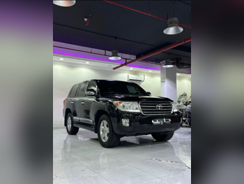 تويوتا  لاند كروزر  جي اكس ار  2012  اوتوماتيك  329,000 كم  8 سلندر  دفع رباعي  اس يو في  أسود