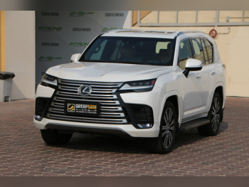 لكزس ال اكس 600 لكجري 2023 اوتوماتيك 124,000 كم 6 سلندر دفع رباعي اس يو في أبيض