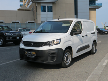 Peugeot Partner 2023 Manual 17,000 Km 4 Cylinder Front Wheel Drive (FWD) Van / Bus White With Warranty