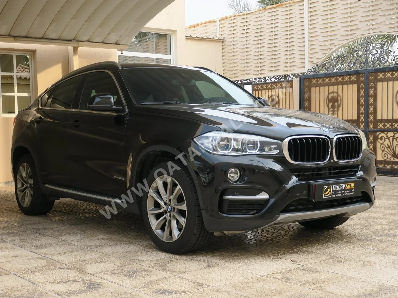 بي ام دبليو الفئة - اكس اكس 6 2017 اوتوماتيك 30,800 كم 6 سلندر دفع رباعي اس يو في أسود