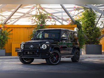 مرسيدس - بنز  جي - كلاس  63 اي ام جي  2020  اوتوماتيك  91,000 كم  8 سلندر  دفع رباعي  اس يو في  أسود