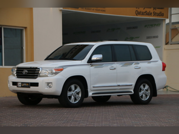 تويوتا لاند كروزر جي اكس ار 2014 اوتوماتيك 272,000 كم 8 سلندر دفع رباعي اس يو في أبيض