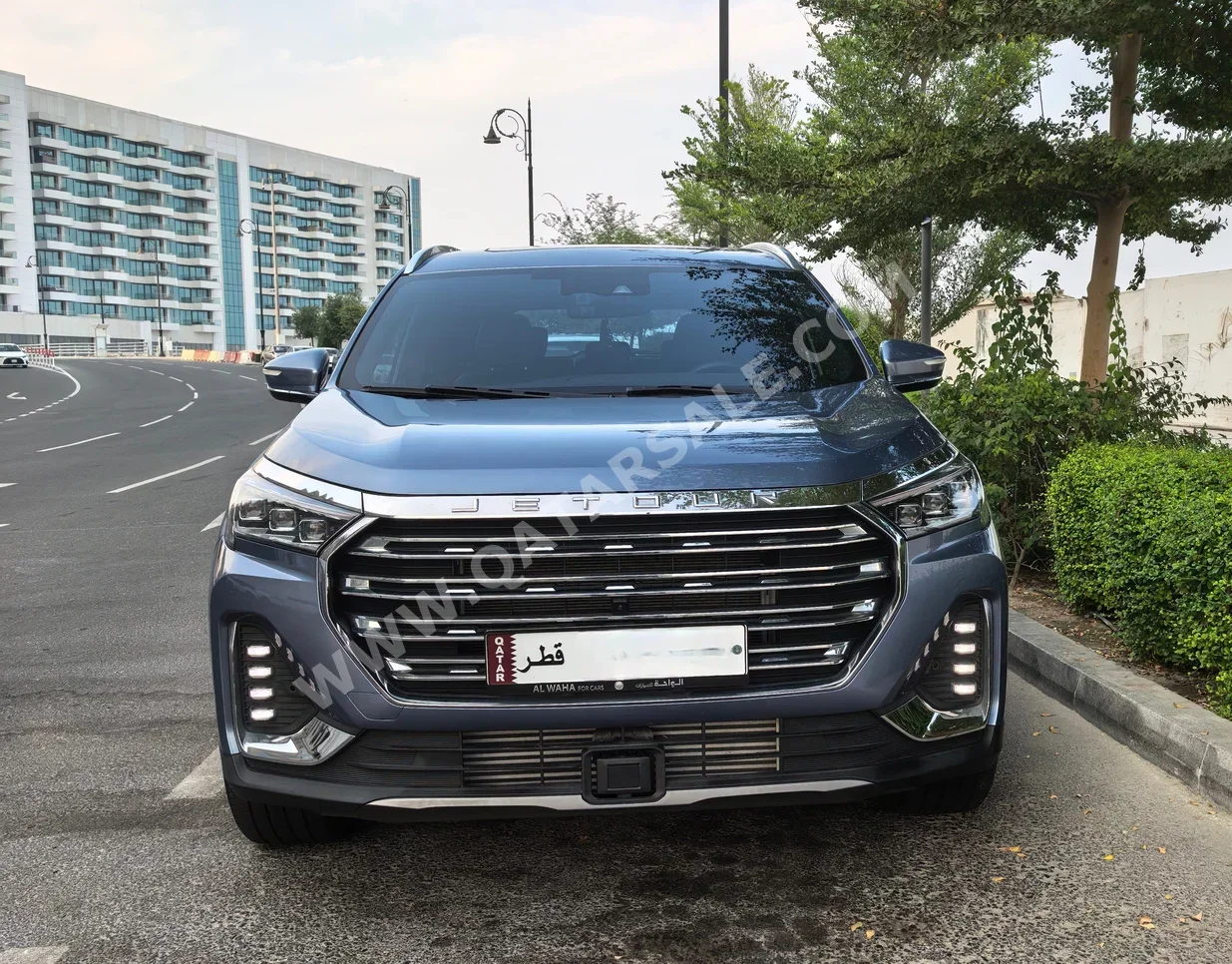 Jetour  X90  Plus  2024  Automatic  16,000 Km  4 Cylinder  Front Wheel Drive (FWD)  SUV  Gray and Silver  With Warranty