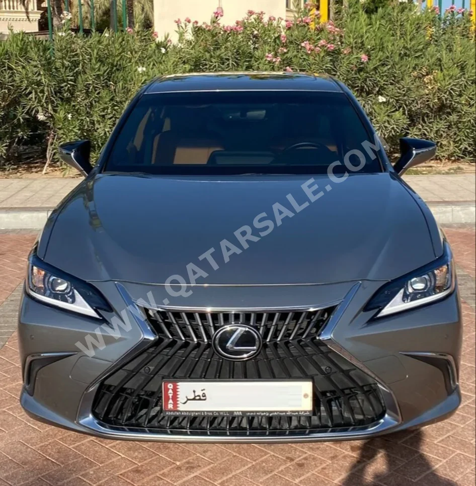 لكزس إيه أس 350 2023 اوتوماتيك 57,000 كم 6 سلندر سحب امامي سيدان سونيك تايتينيم تحت الضمان