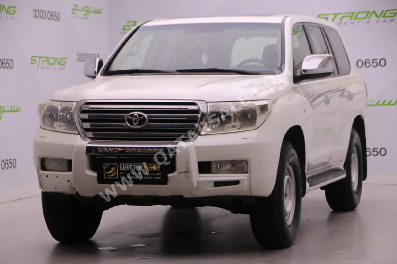 Toyota Land Cruiser VXR 2010 Automatic 450,000 Km 8 Cylinder Four Wheel Drive (4WD) SUV White