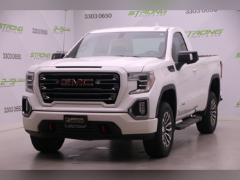 جي ام سي سييرا اي تي 4 2021 اوتوماتيك 75,000 كم 8 سلندر دفع رباعي بيكب أبيض تحت الضمان