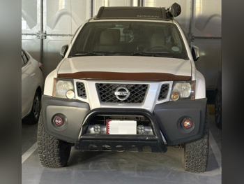 Nissan Xterra SE 2012 Automatic 295,000 Km 6 Cylinder Four Wheel Drive (4WD) SUV White