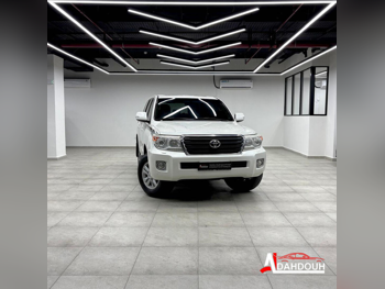 Toyota  Land Cruiser  GXR  2015  Automatic  355,000 Km  6 Cylinder  Four Wheel Drive (4WD)  SUV  White