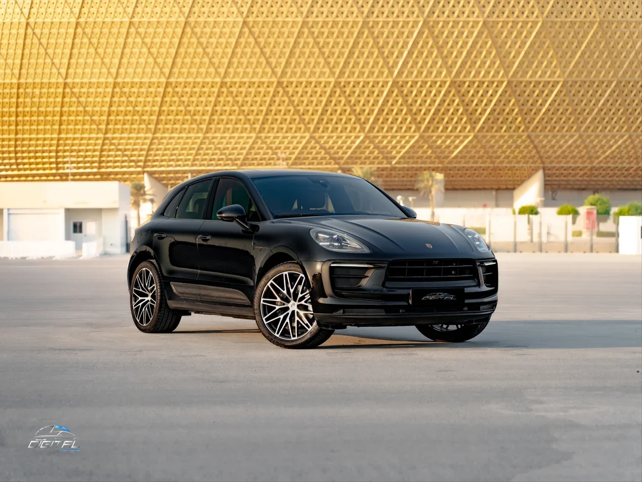 Porsche  Macan  2024  Automatic  16,000 Km  4 Cylinder  Four Wheel Drive (4WD)  SUV  Black  With Warranty
