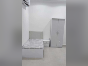 أطقم غرف نوم - لايف ستايل - طقم مكون من 4 قطع - أبيض