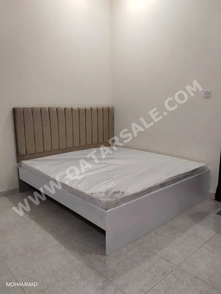 الأسّرة - لايف ستايل - كينج - بنى - متضمنة المرتبة