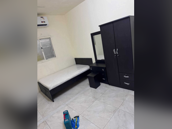 أطقم غرف نوم - لايف ستايل - طقم مكون من 5 قطع - أسود