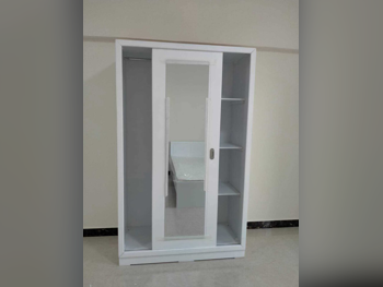 خزائن ودواليب الملابس والزينة - دوحة فيرنيتشر - خزائن - أبيض