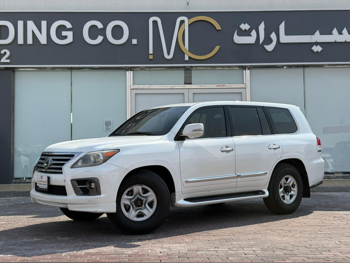 لكزس ال اكس 570 اس 2014 اوتوماتيك 337,000 كم 8 سلندر دفع رباعي اس يو في أبيض