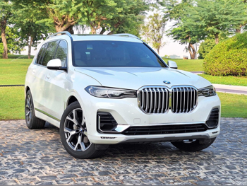 بي ام دبليو الفئة - اكس اكس7 40 اي 2020 اوتوماتيك 91,000 كم 6 سلندر دفع كلي مستمر اس يو في أبيض لؤلؤي