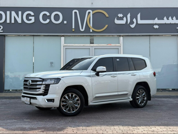 تويوتا  لاند كروزر  جي اكس ار توين توربو  2024  اوتوماتيك  42,000 كم  6 سلندر  دفع رباعي  اس يو في  أبيض  تحت الضمان