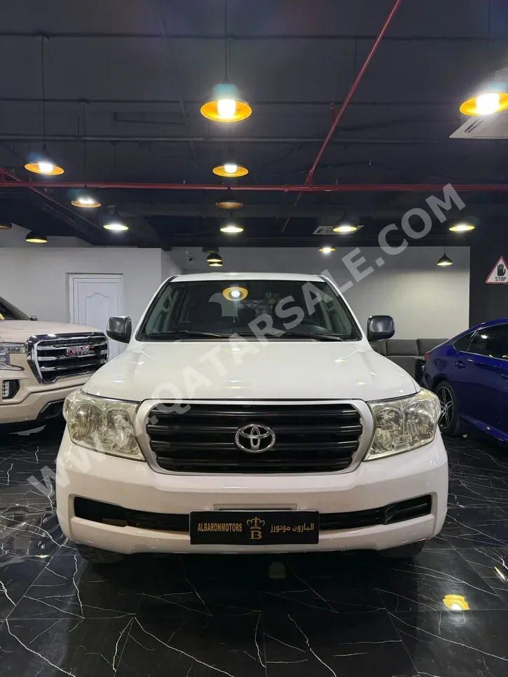 تويوتا لاند كروزر جي 2011 اوتوماتيك 246,000 كم 6 سلندر دفع رباعي اس يو في أبيض