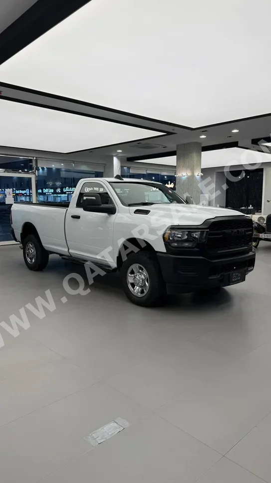 Dodge  Ram  2500  2023  Automatic  42,000 Km  8 Cylinder  Four Wheel Drive (4WD)  Pick Up  White  With Warranty