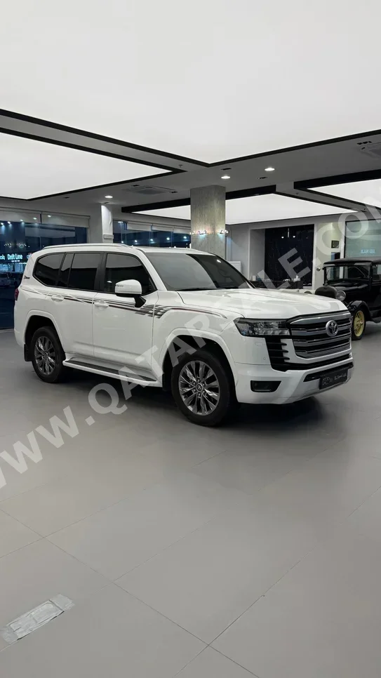 Toyota  Land Cruiser  GXR Twin Turbo  2022  Automatic  68,000 Km  6 Cylinder  Four Wheel Drive (4WD)  SUV  White