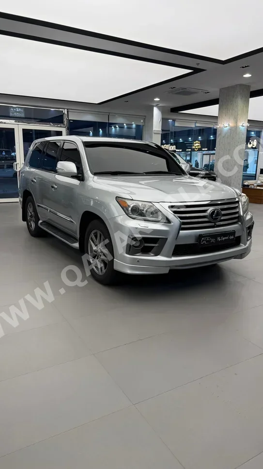 Lexus  LX  570 S  2015  Automatic  280,000 Km  8 Cylinder  Four Wheel Drive (4WD)  SUV  Silver