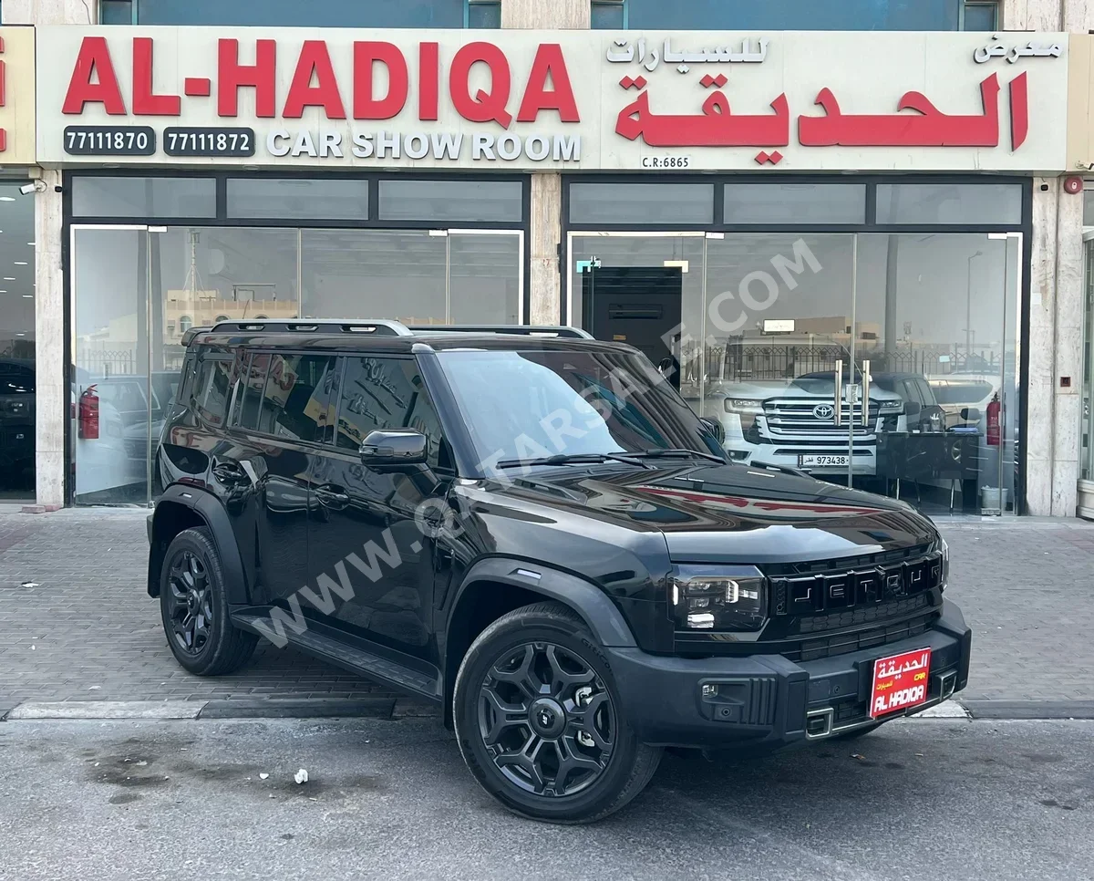 جيتور تي 2 2025 اوتوماتيك 9,000 كم 4 سلندر دفع رباعي اس يو في أسود تحت الضمان